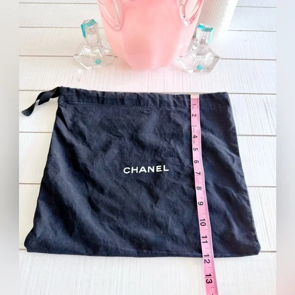 Chanel Box, Dust Bag,
Camellia Flower, Ribbon - Picture 5 of 9